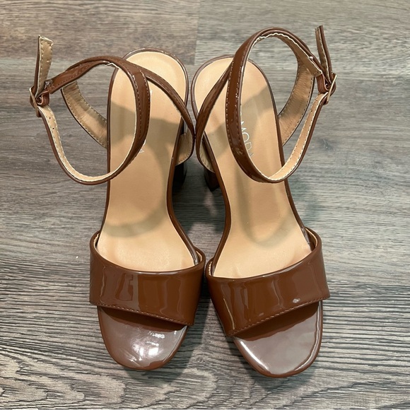 Windsor Elegant Brown Platform Heels - Picture 6 of 9